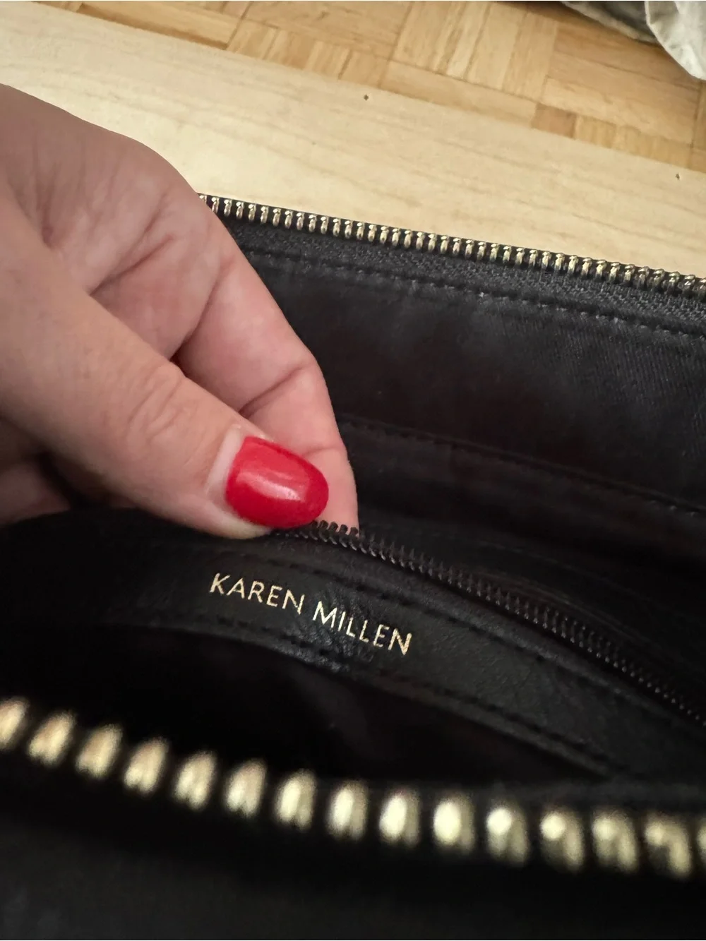 Karen Millen Black Leather Shoulder Bag with Gold Chain Straps and Dust Bag - Picture 4 of 11